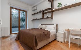 The Best Rent - Spacious Three-Bedroom Apartment In Moscova