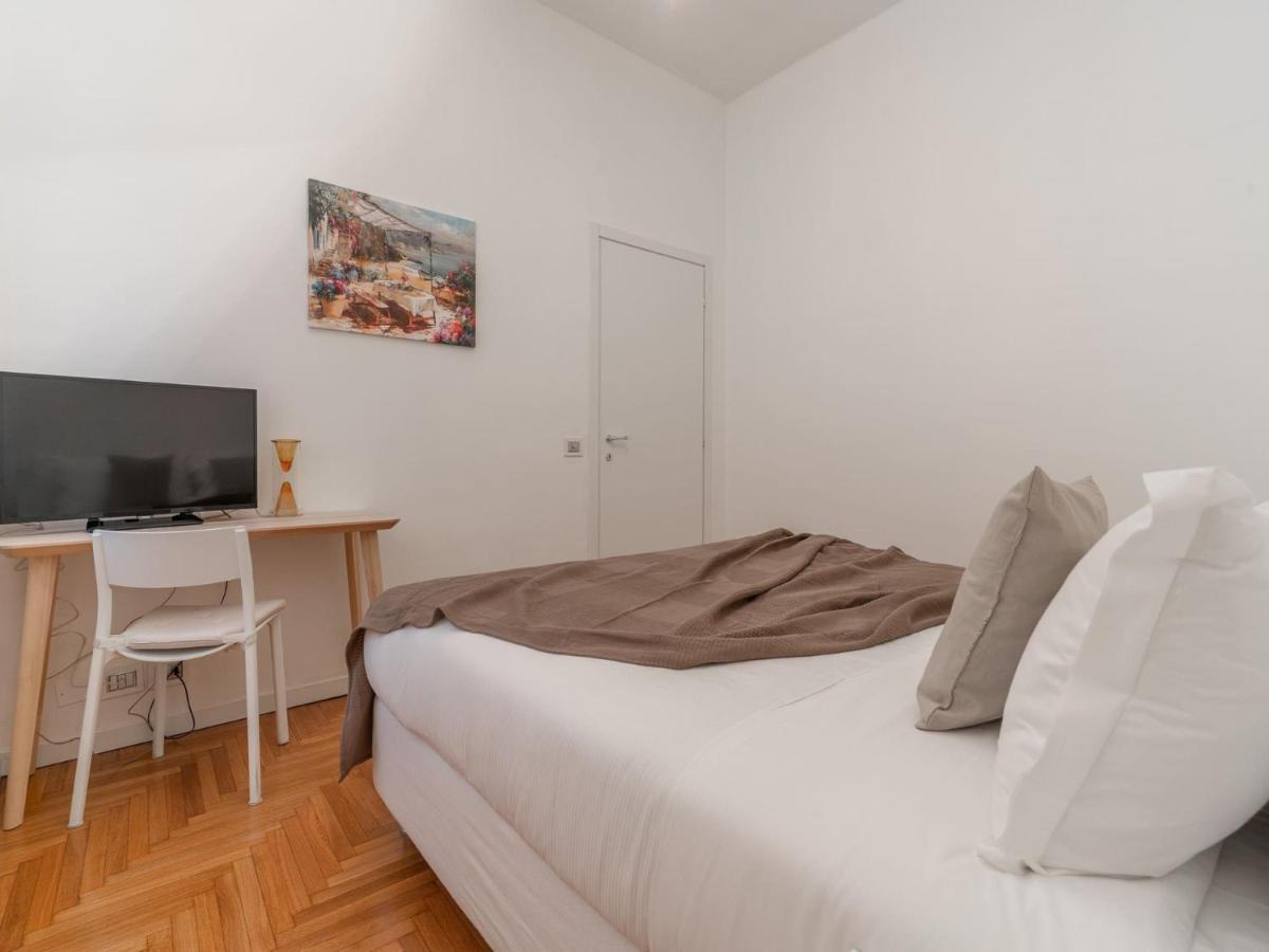The Best Rent - Spacious Three-Bedroom Apartment In Moscova Milão Exterior foto