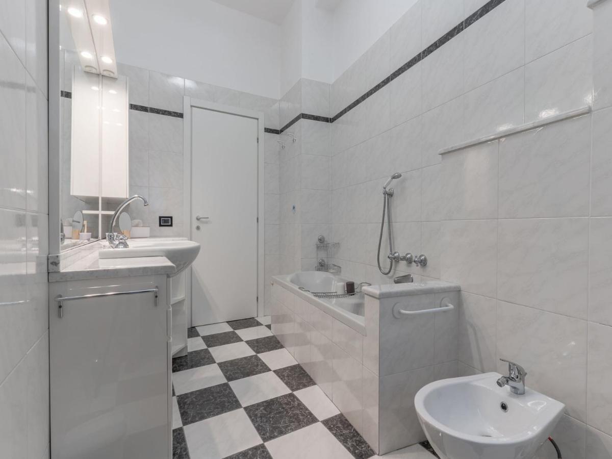 The Best Rent - Spacious Three-Bedroom Apartment In Moscova Milão Exterior foto